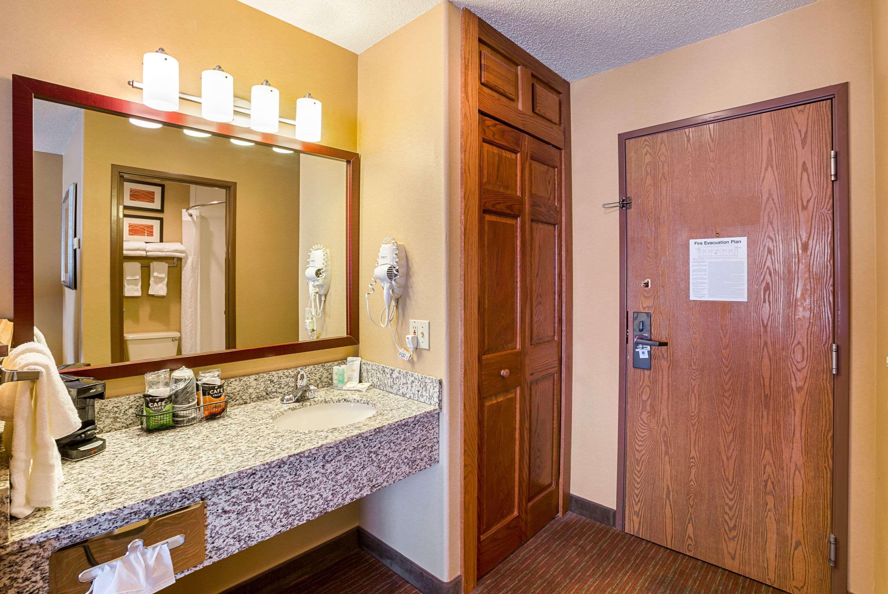 Quality Inn York Bagian luar foto
