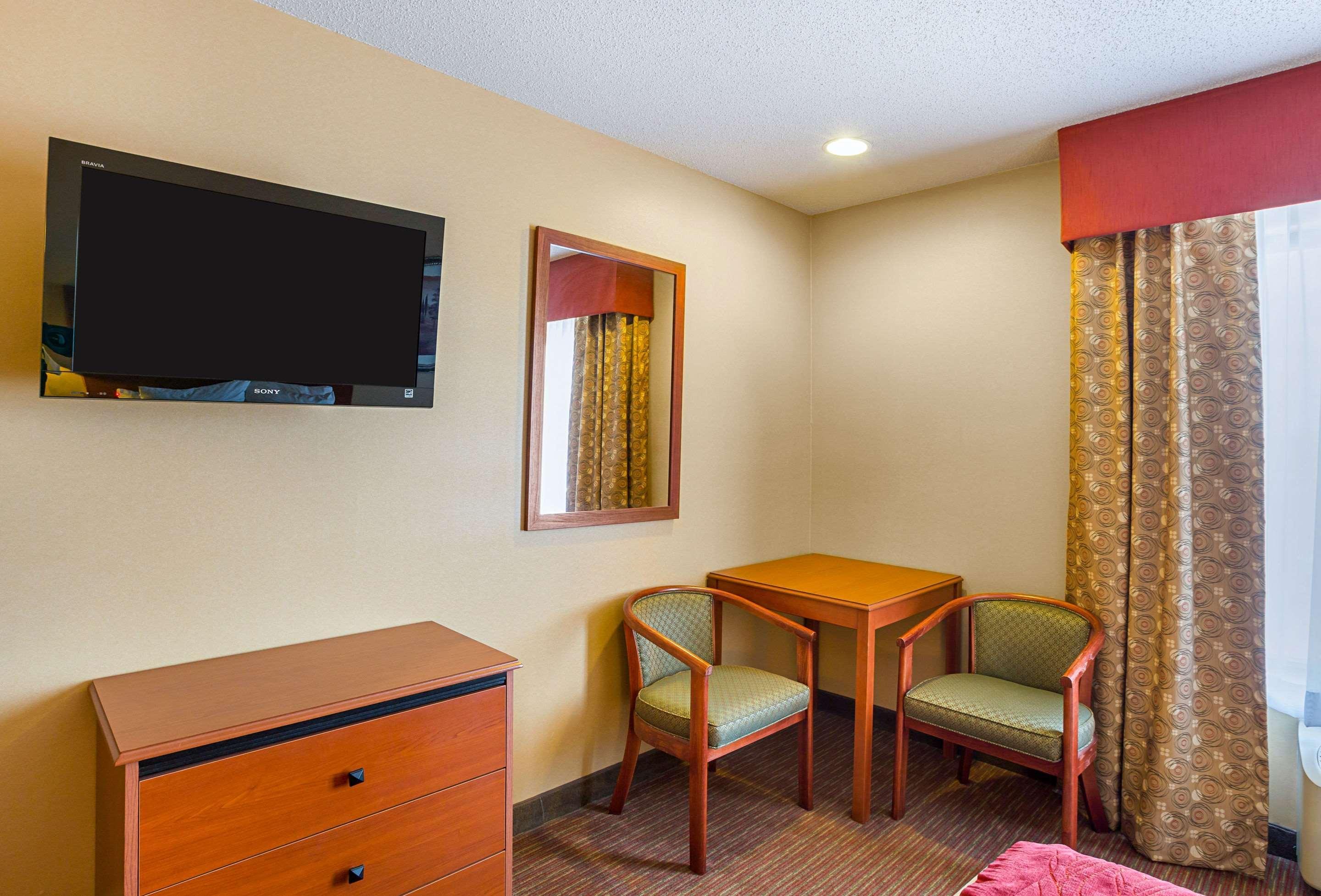 Quality Inn York Bagian luar foto