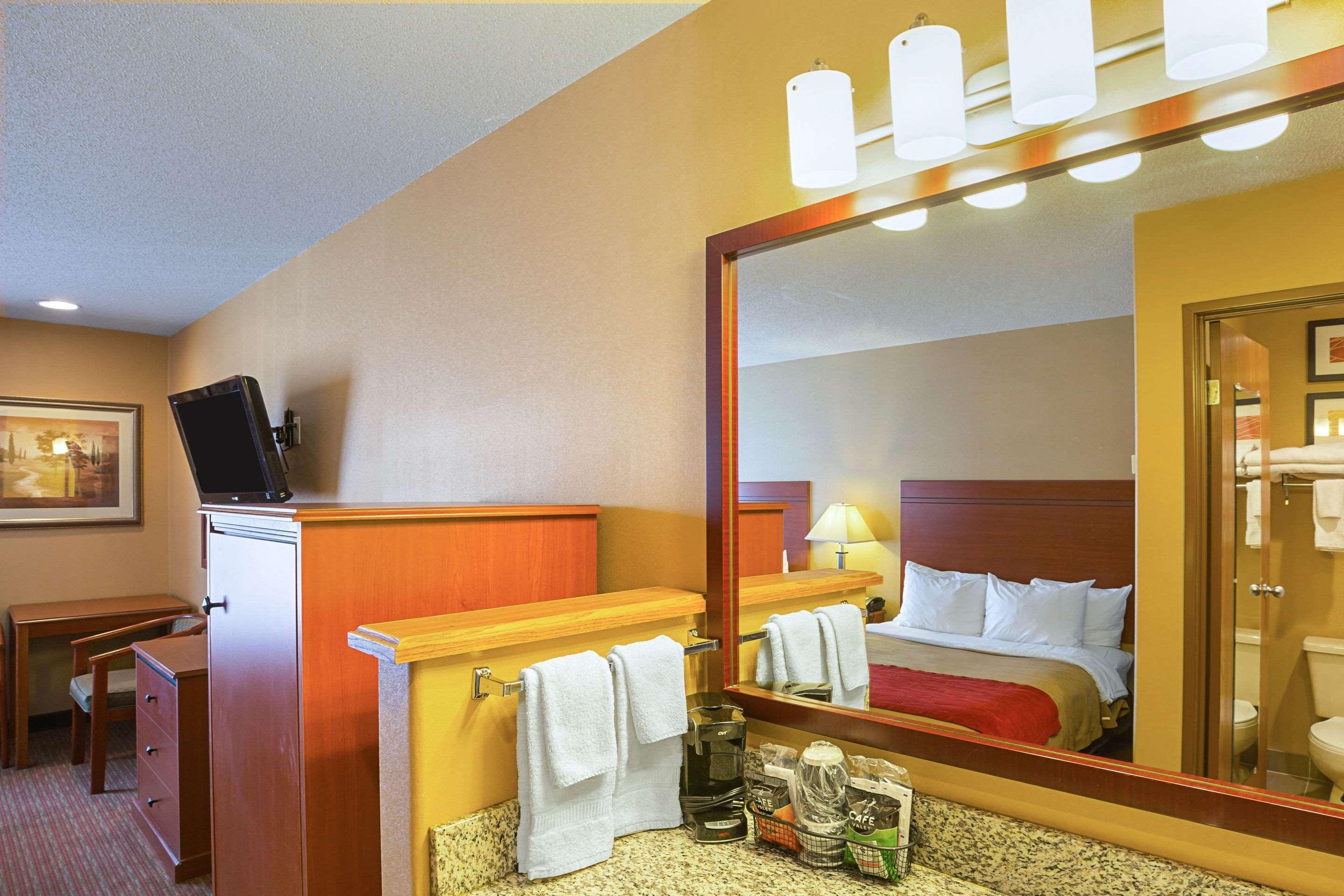 Quality Inn York Bagian luar foto