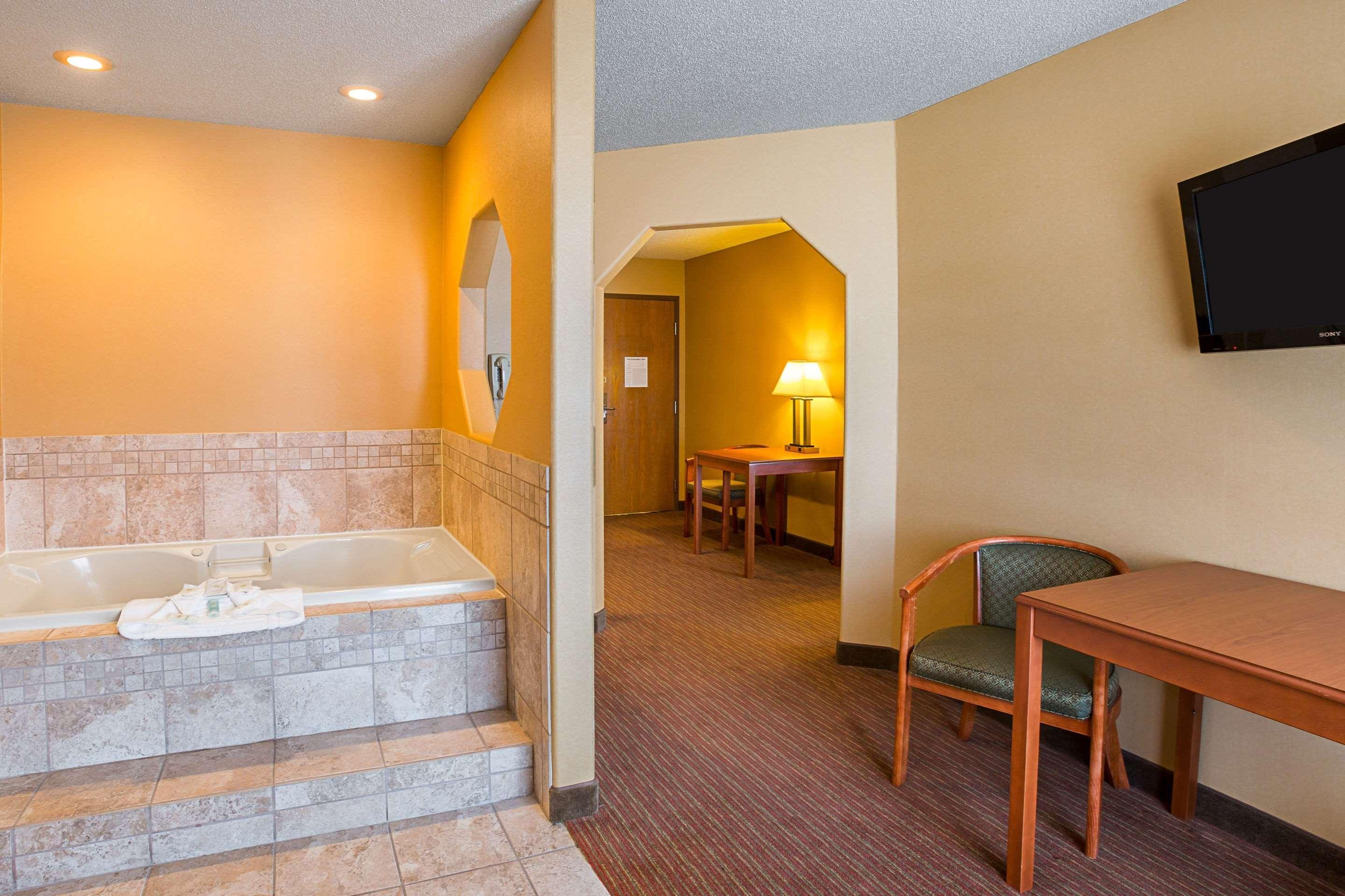 Quality Inn York Bagian luar foto