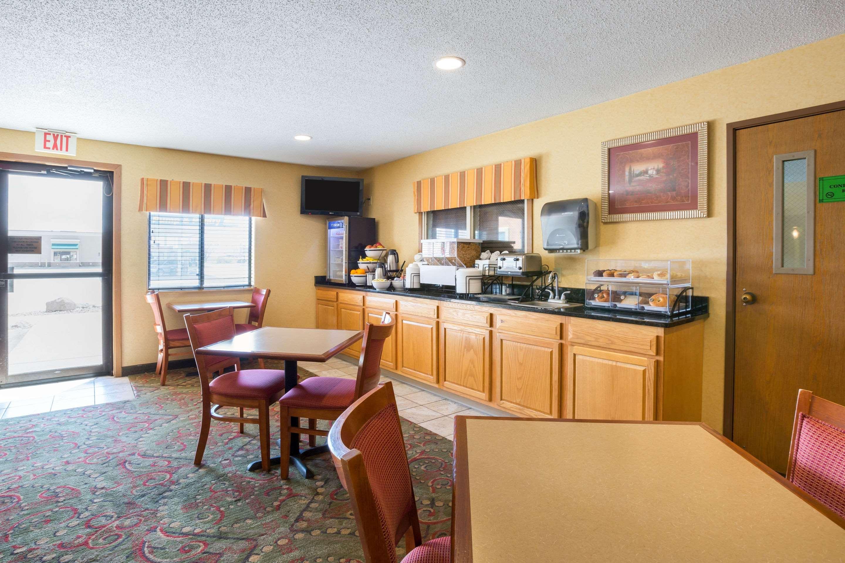 Quality Inn York Bagian luar foto